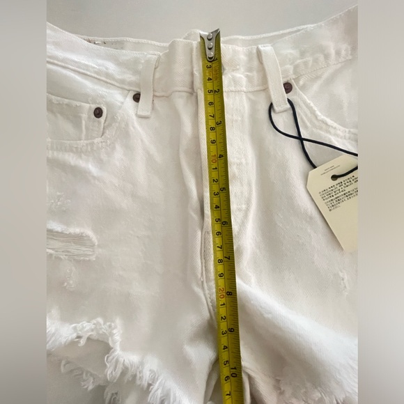 Levi’s 501 High-Rise White Denim Shorts - Picture 11 of 12